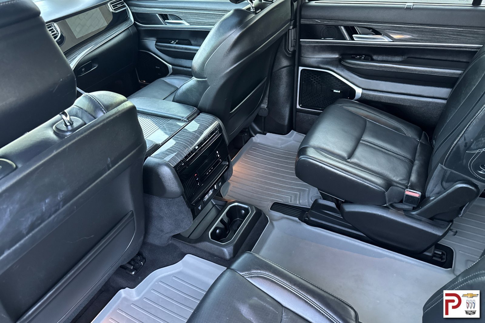 Used 2022 Jeep Wagoneer Series III w/ Premium Group I AWD/4WD image 14