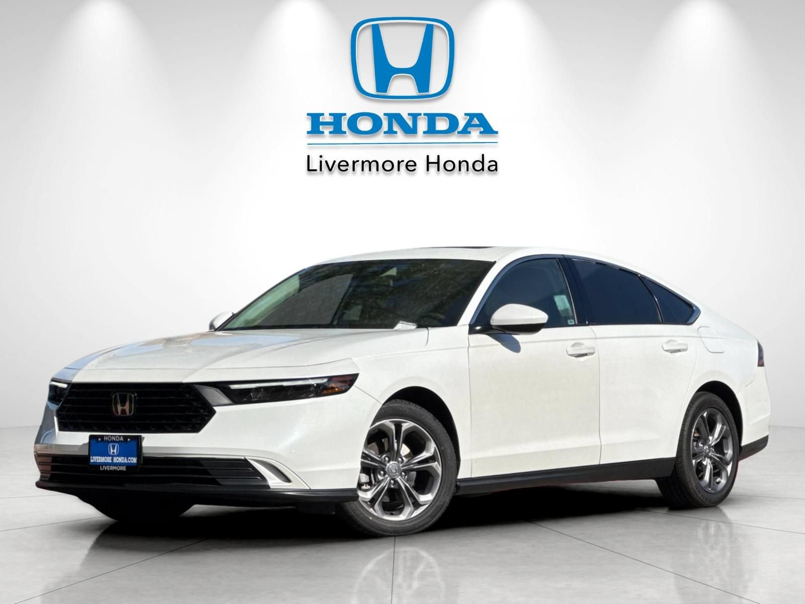 Used 2024 Honda Accord EX image 2