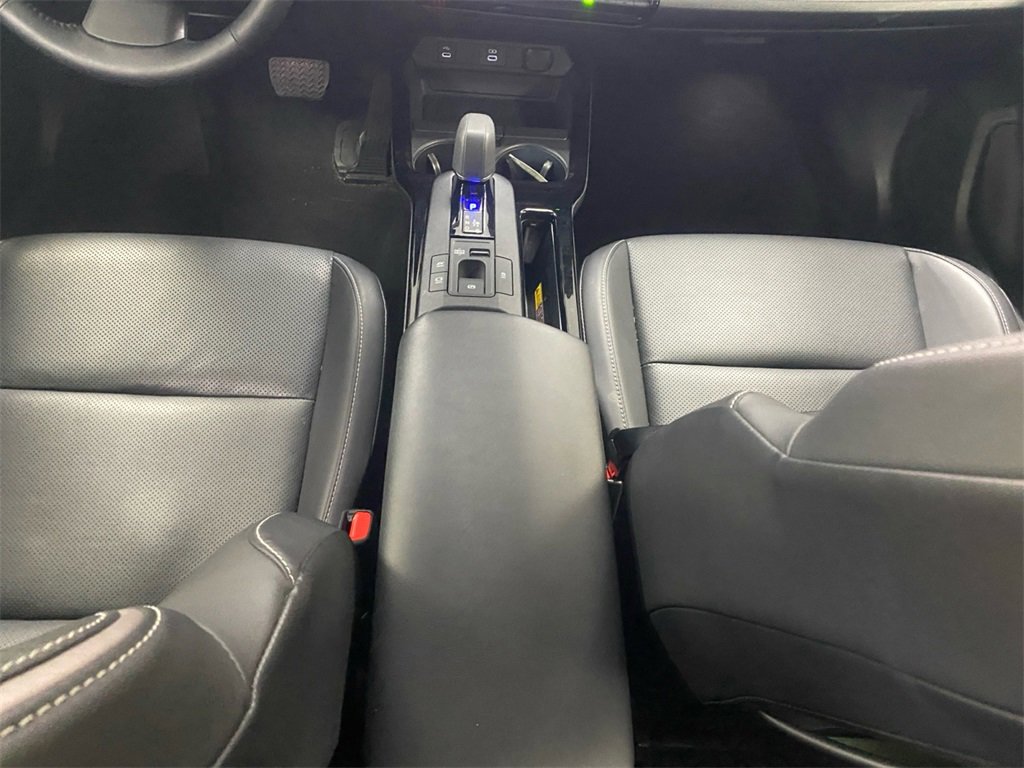 Used 2023 Toyota Prius XLE image 3