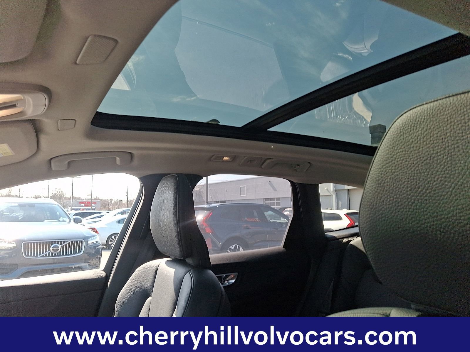 Certified 2025 Volvo XC60 B5 Plus image 15