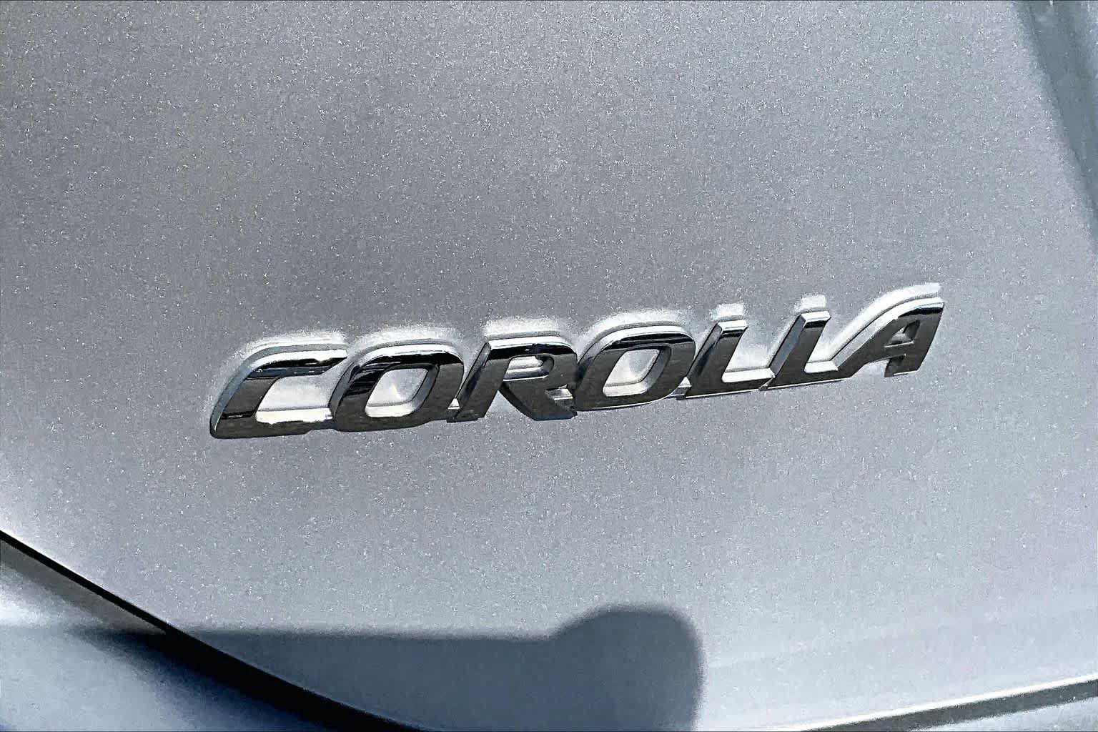 Used 2016 Toyota Corolla LE FWD image 29