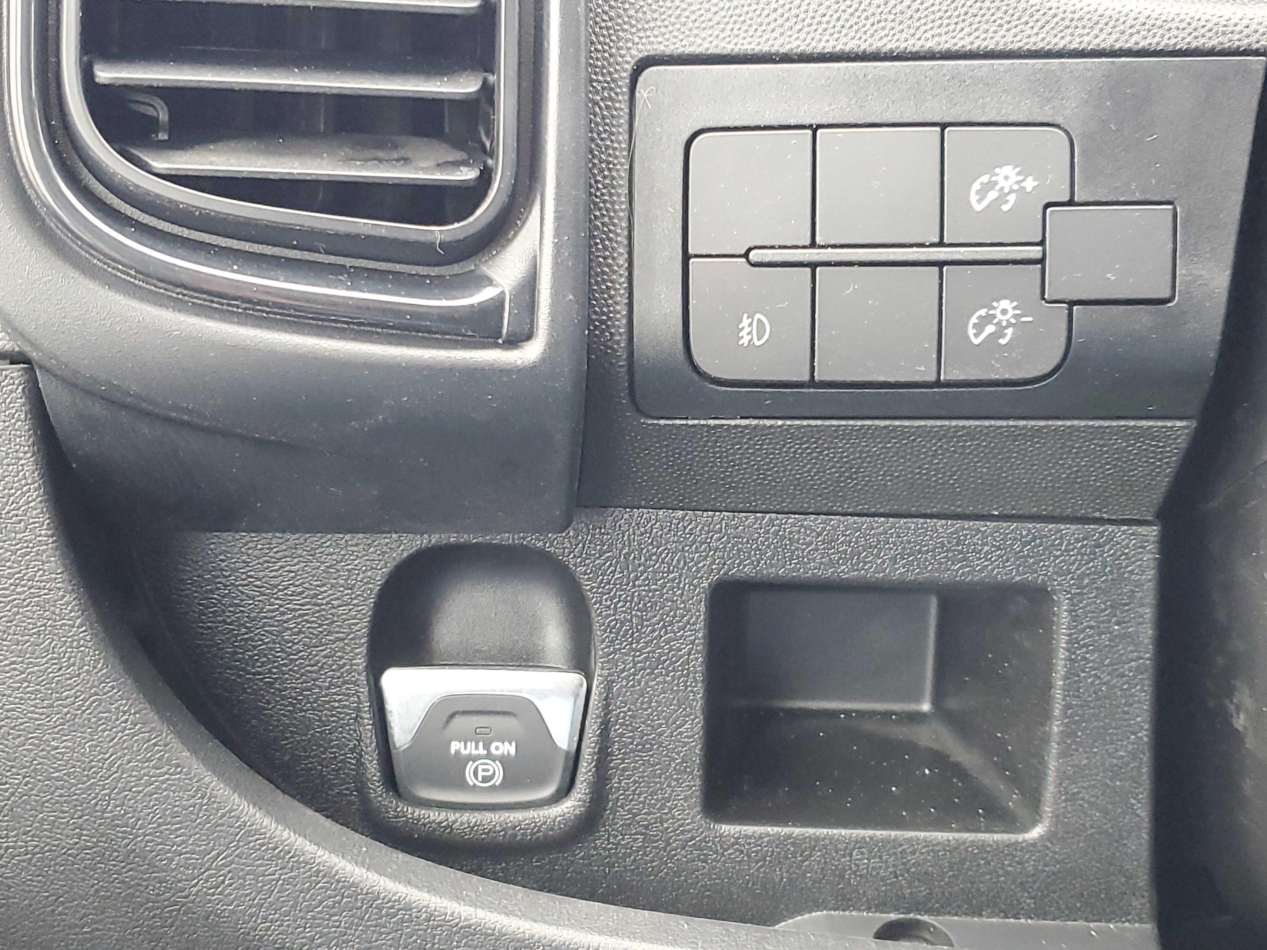 Used 2025 RAM ProMaster 2500 w/ Convenience Group image 9