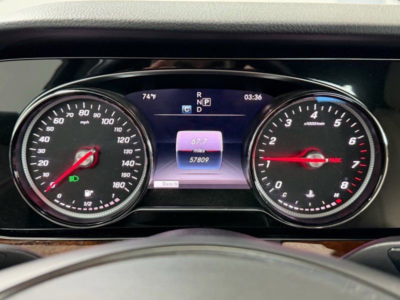 Used 2018 Mercedes-Benz E 400 4MATIC Sedan w/ Premium 2 Package (Q02) image 22