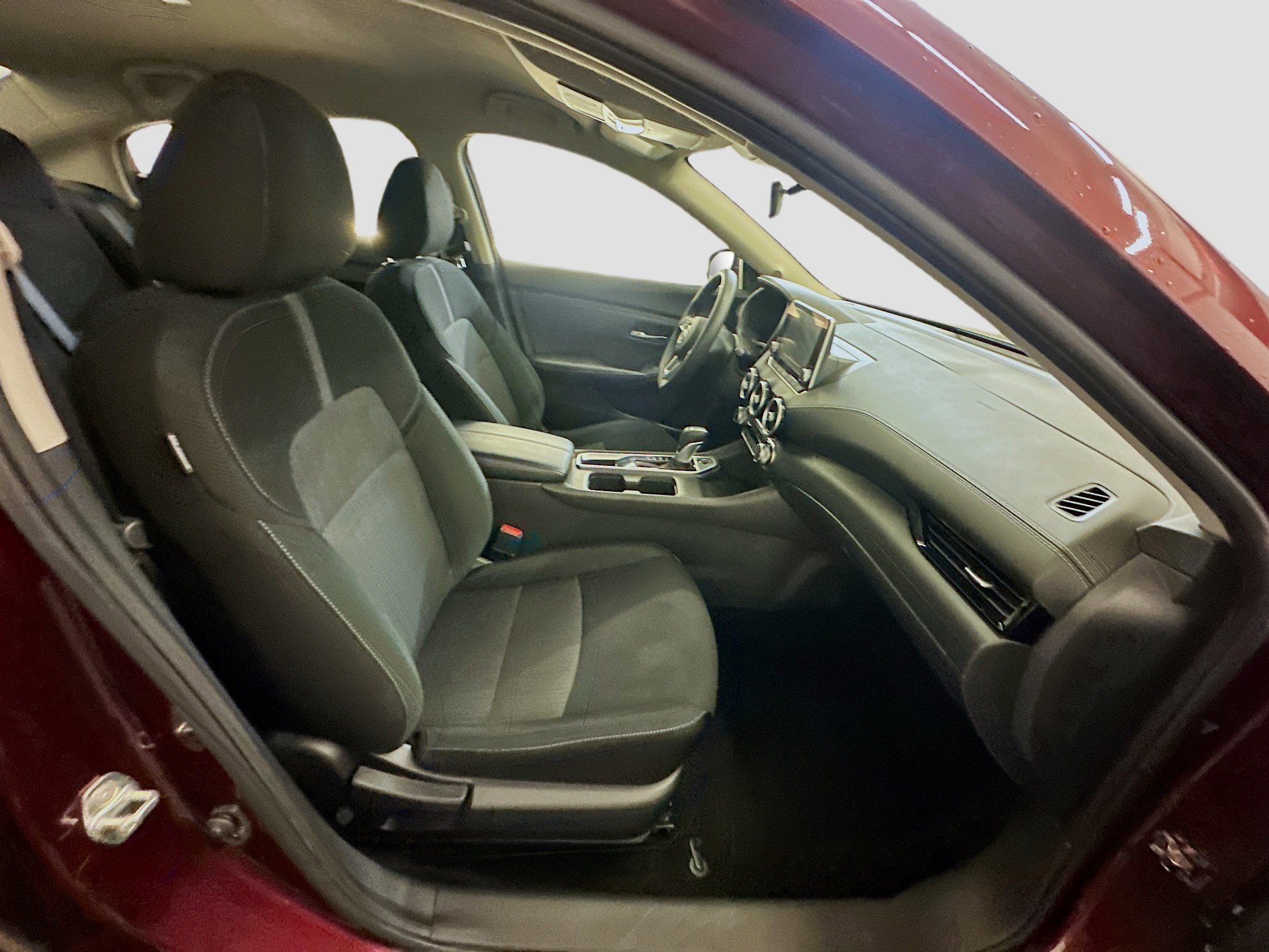 Used 2025 Nissan Sentra SV image 32