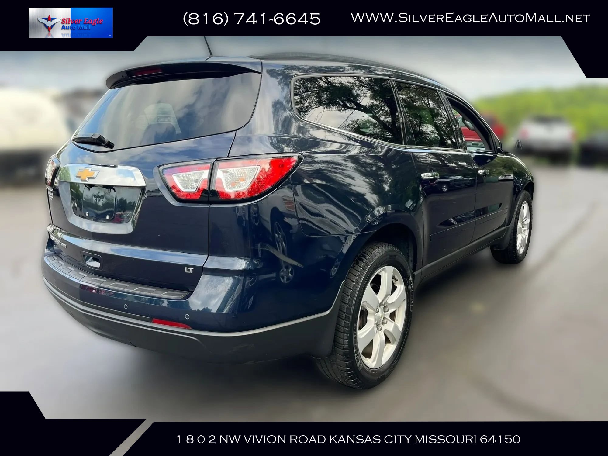 Used 2017 Chevrolet Traverse LT w/ Style and Technology Package AWD/4WD image 4