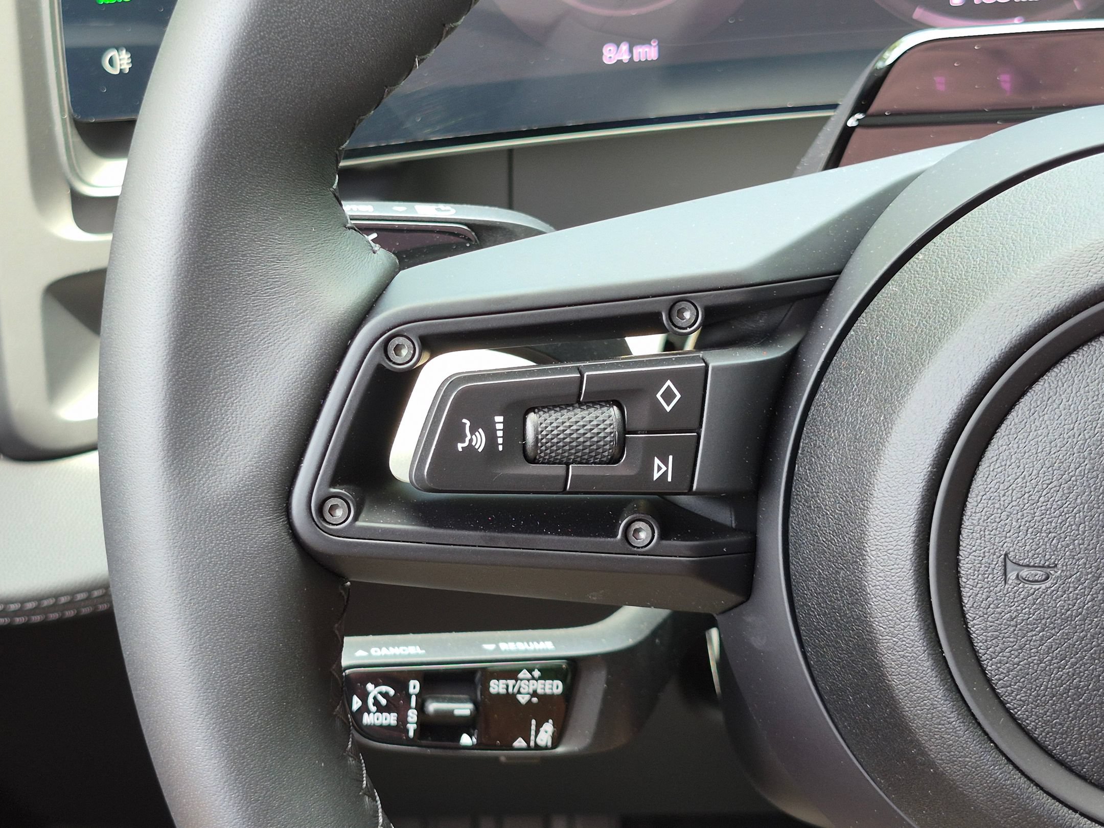 New 2026 Porsche Cayenne Coupe AWD/4WD image 9
