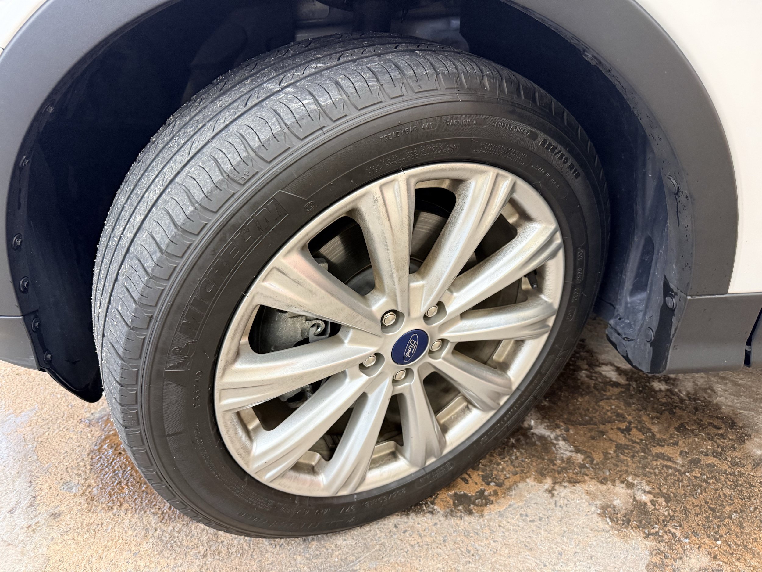 Used 2019 Ford Escape SEL AWD/4WD image 4