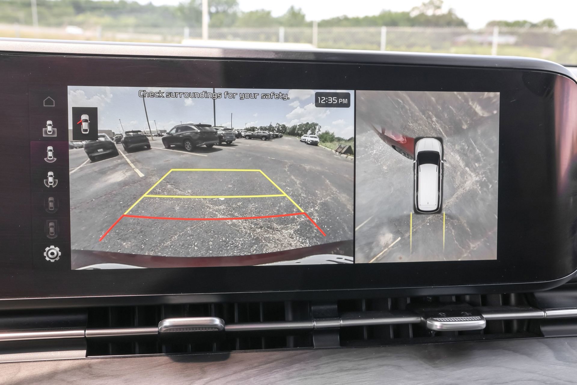 Used 2023 Kia Carnival SX image 9