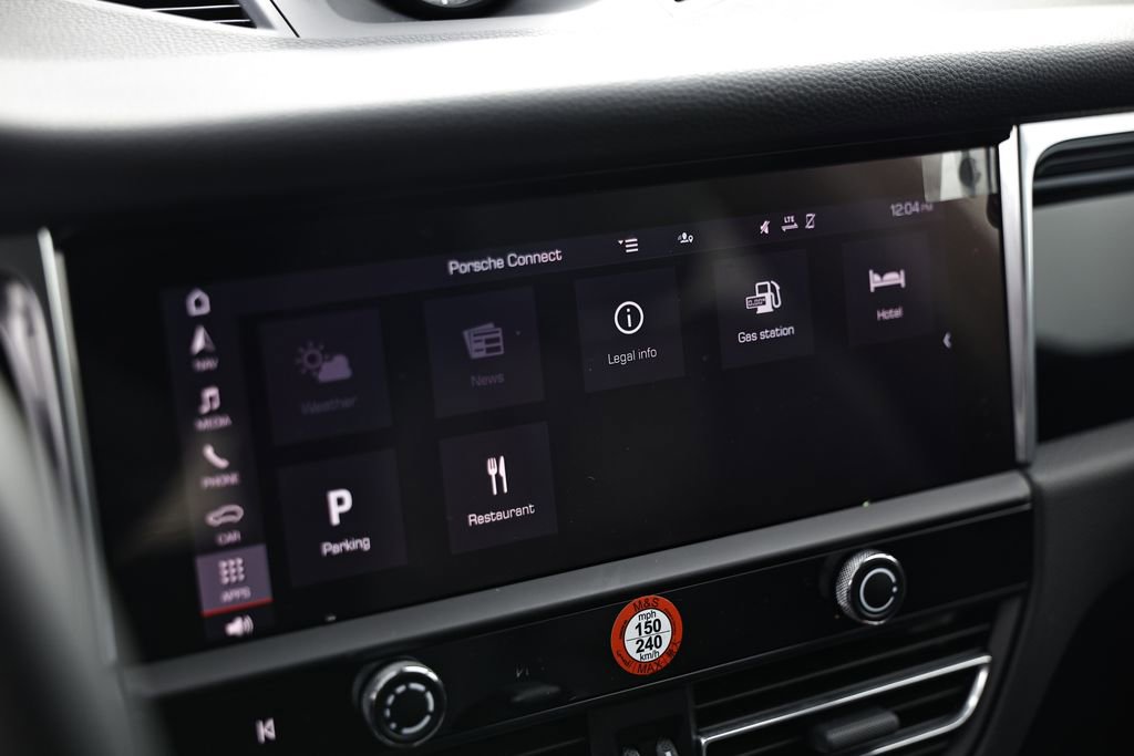 Used 2025 Porsche Macan image 38