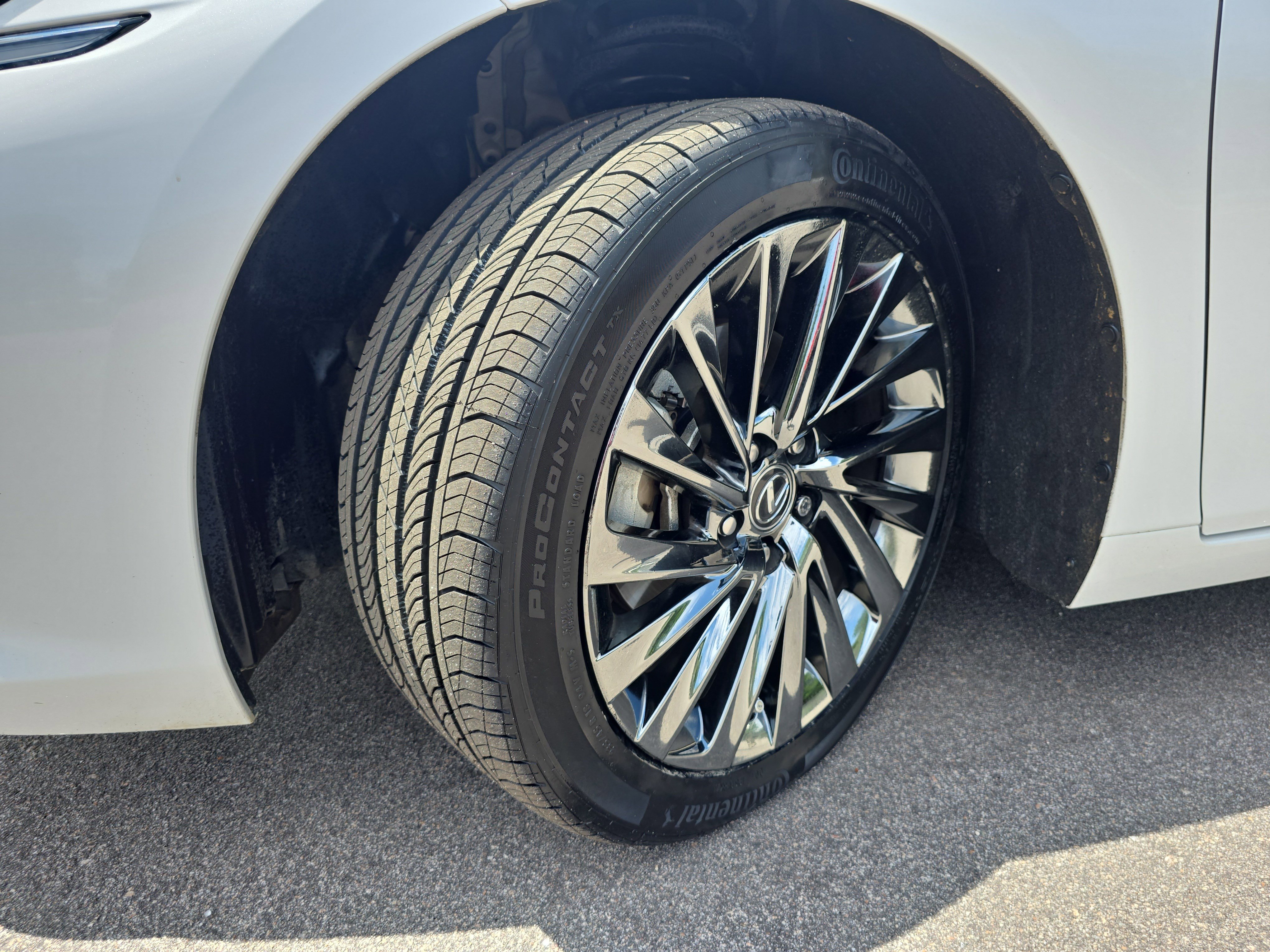 Used 2024 Lexus ES 350 Ultra Luxury w/ Accessory Package (Z2) FWD image 32