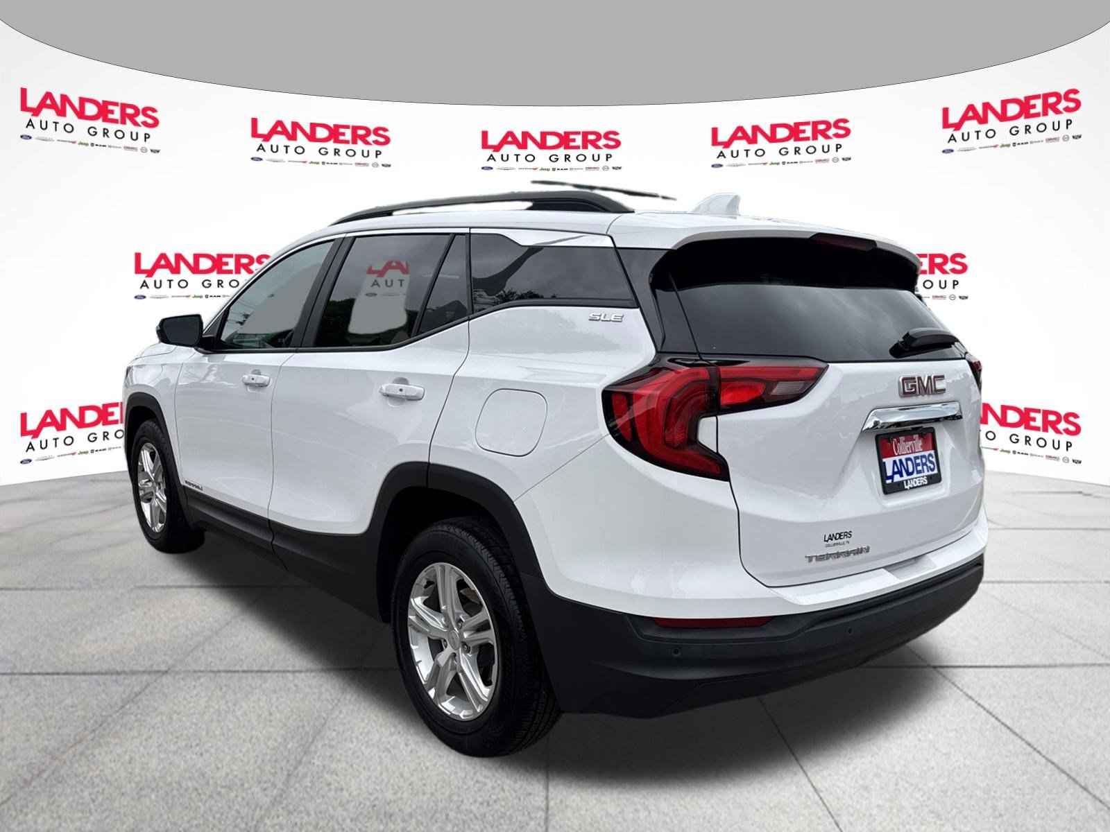 Used 2021 GMC Terrain SLE w/ Driver Convenience Package FWD image 5