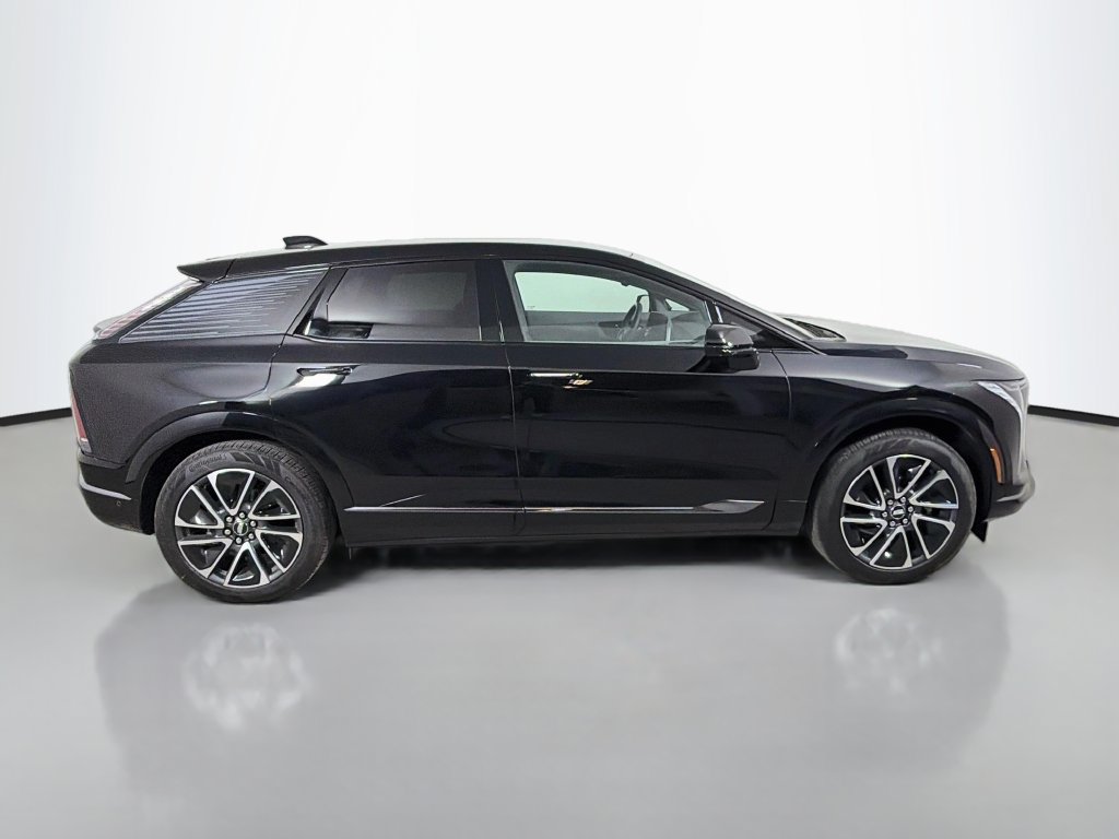 New 2026 Cadillac Optiq Sport 1 w/ LPO, Floor Liner Package AWD/4WD image 5