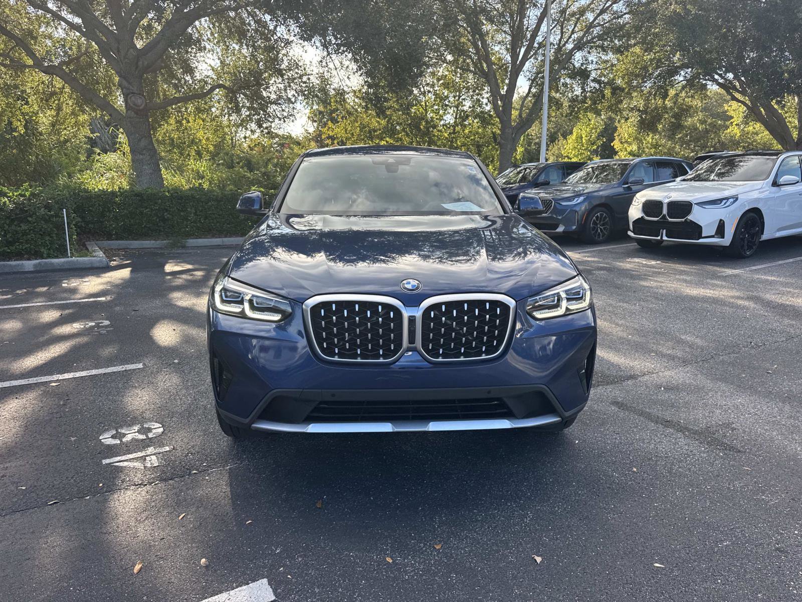 Certified 2025 BMW X4 xDrive30i image 9