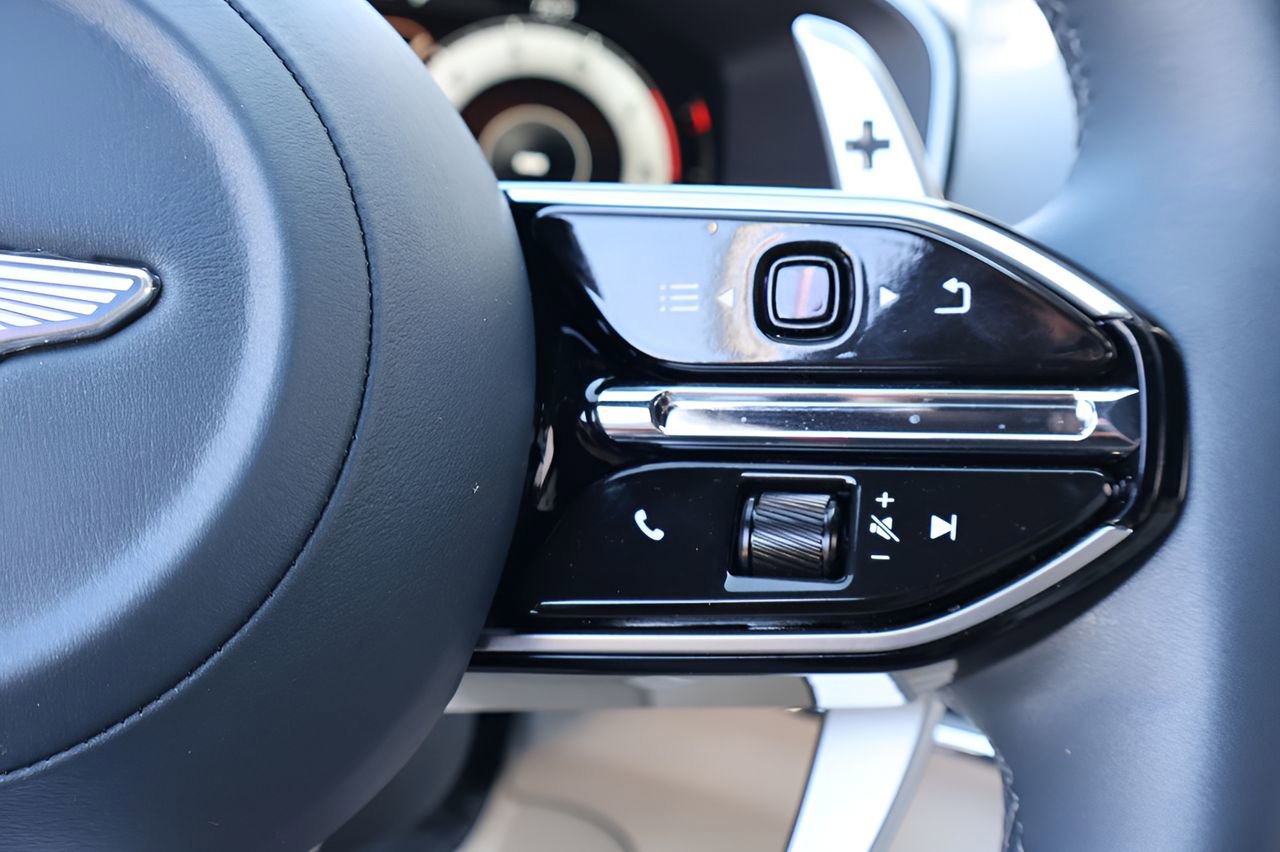 Used 2025 Aston Martin DBX 707 AWD/4WD image 26