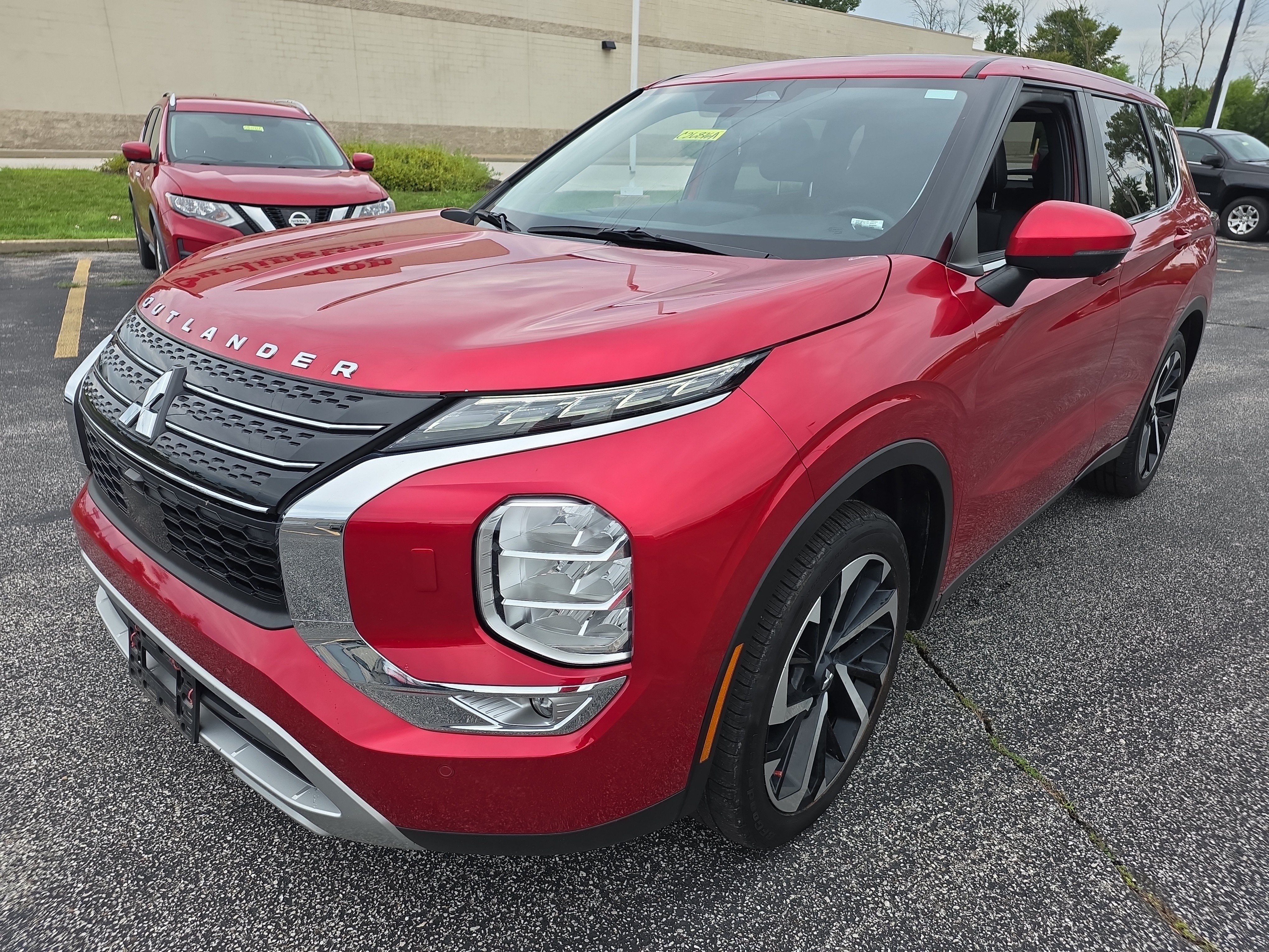 Used 2023 Mitsubishi Outlander SE AWD/4WD image 7