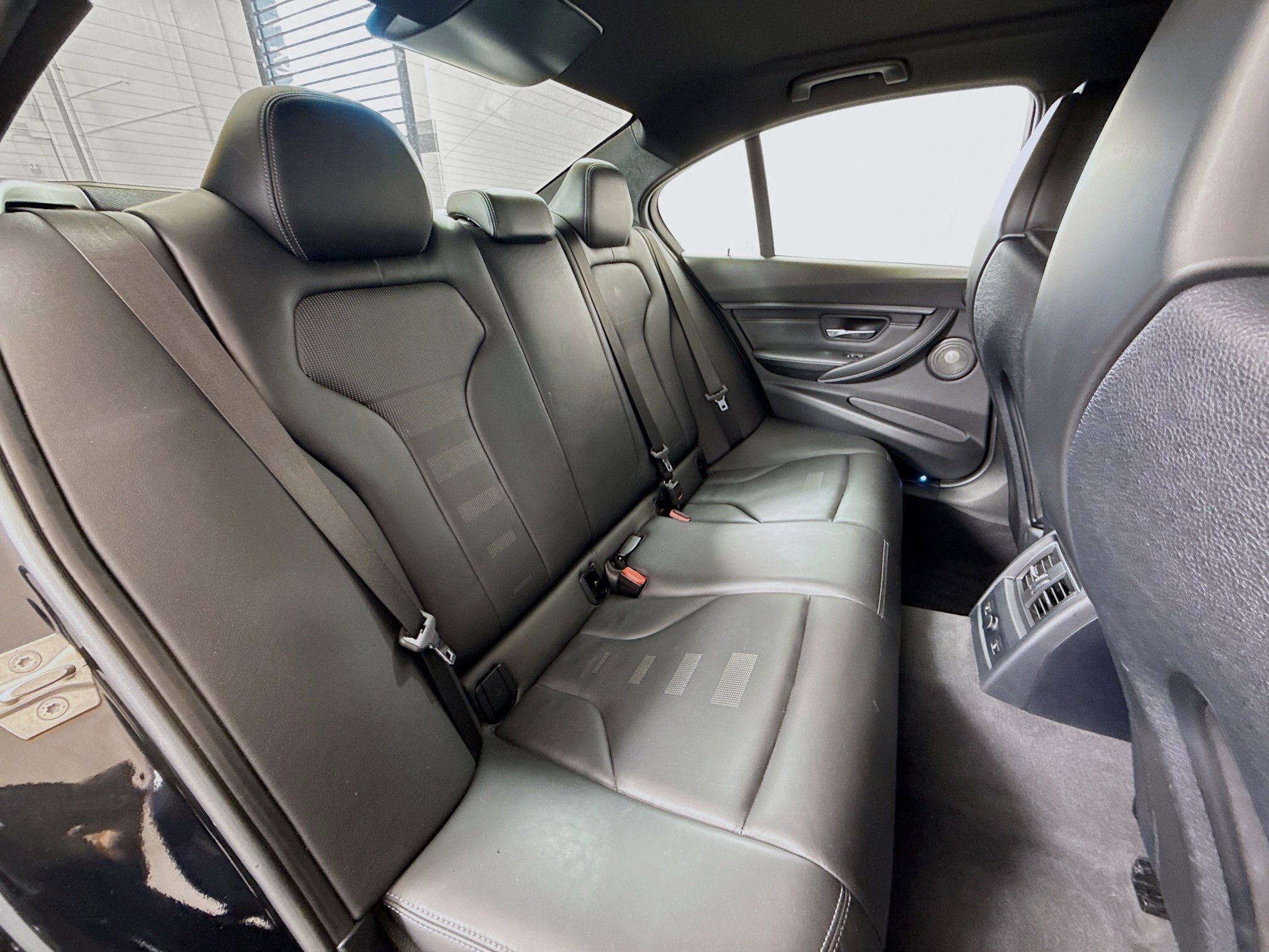 Used 2018 BMW M3 RWD image 26