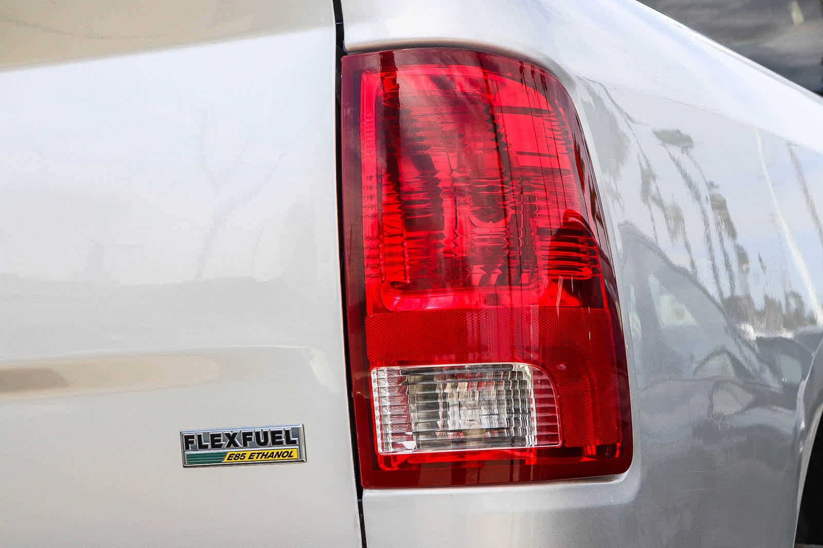 Used 2017 RAM 1500 Classic SLT image 6