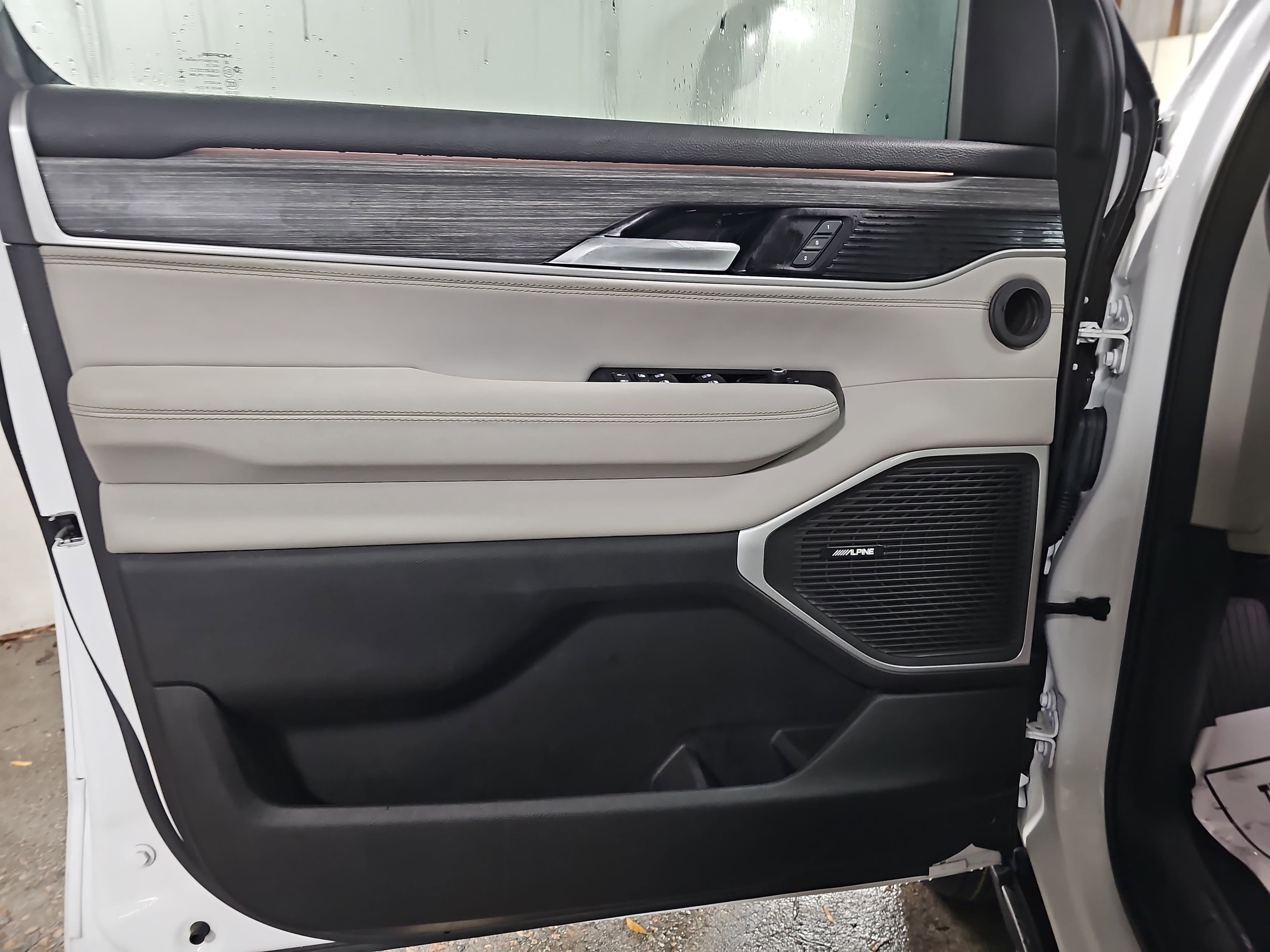 Used 2024 Jeep Wagoneer Series III image 29