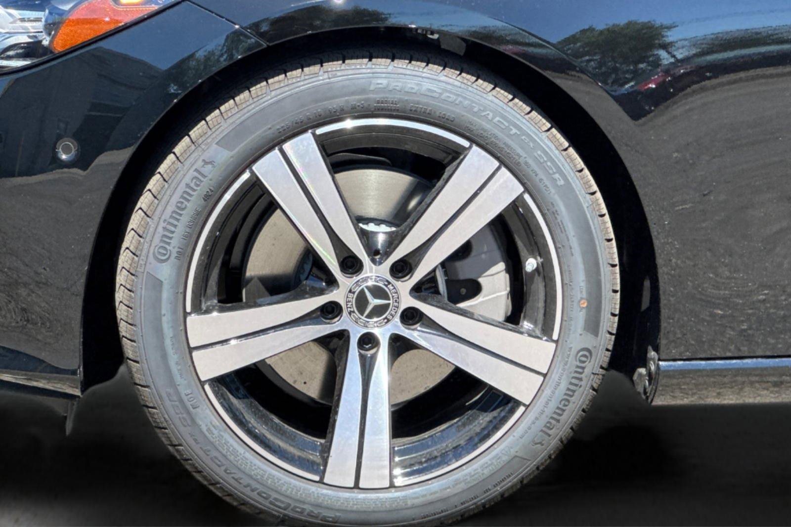 New 2025 Mercedes-Benz C 300 4MATIC Sedan image 32