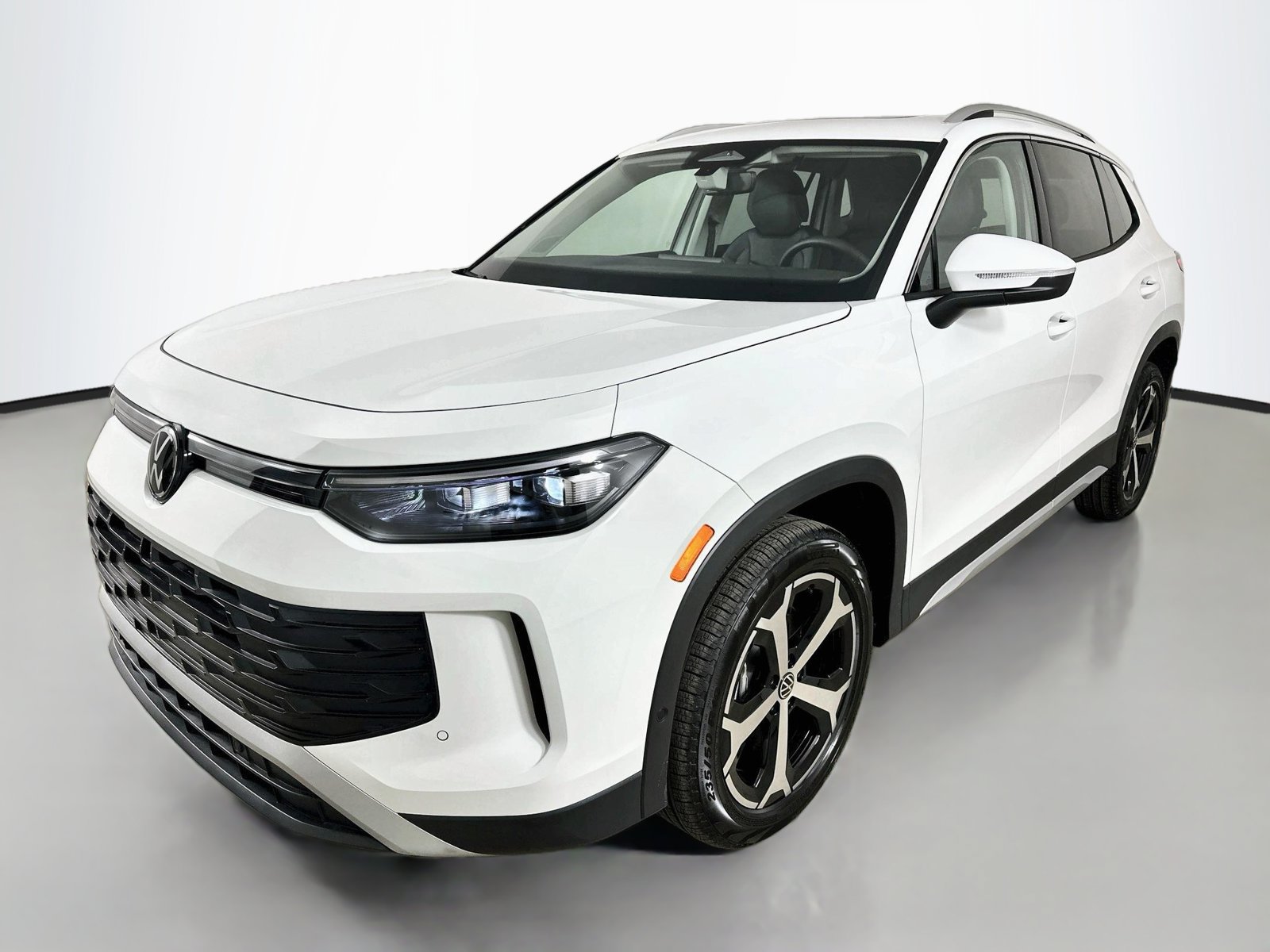 New 2026 Volkswagen Tiguan SE