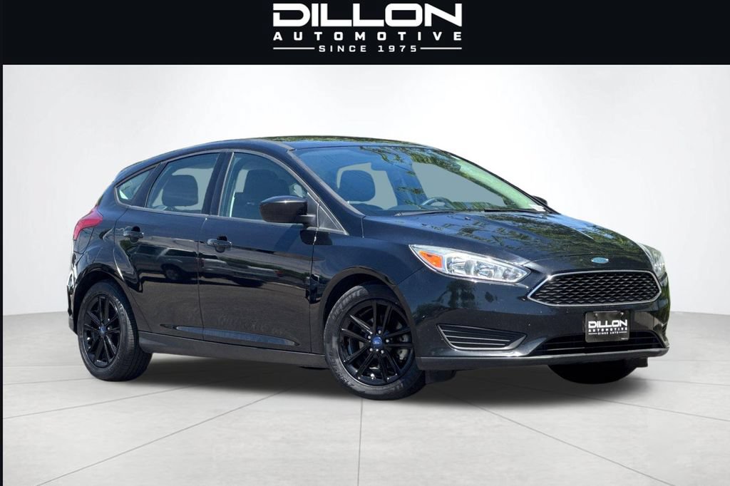 Used 2018 Ford Focus SE FWD image 2