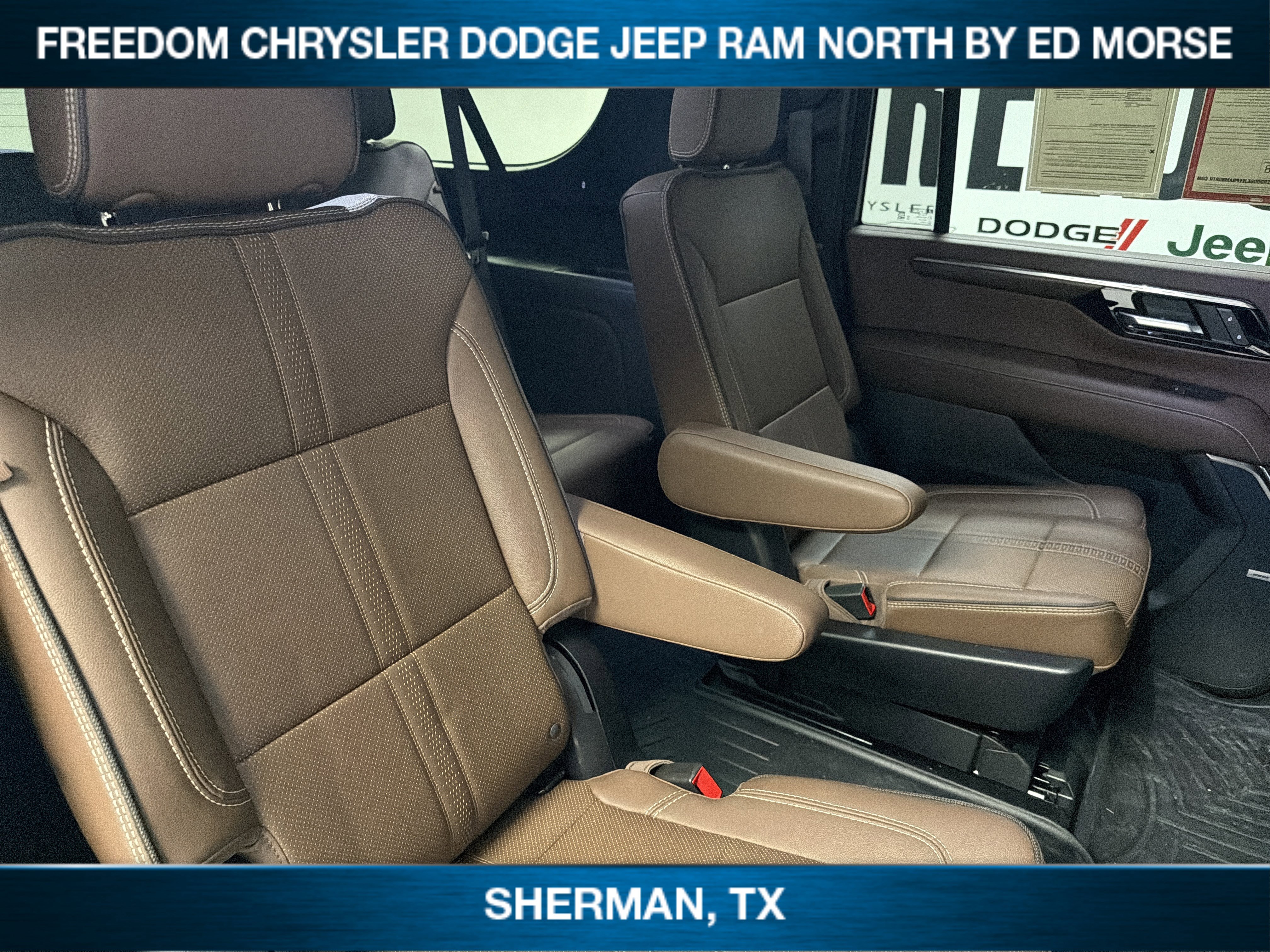 Used 2025 Chevrolet Suburban High Country AWD/4WD image 12