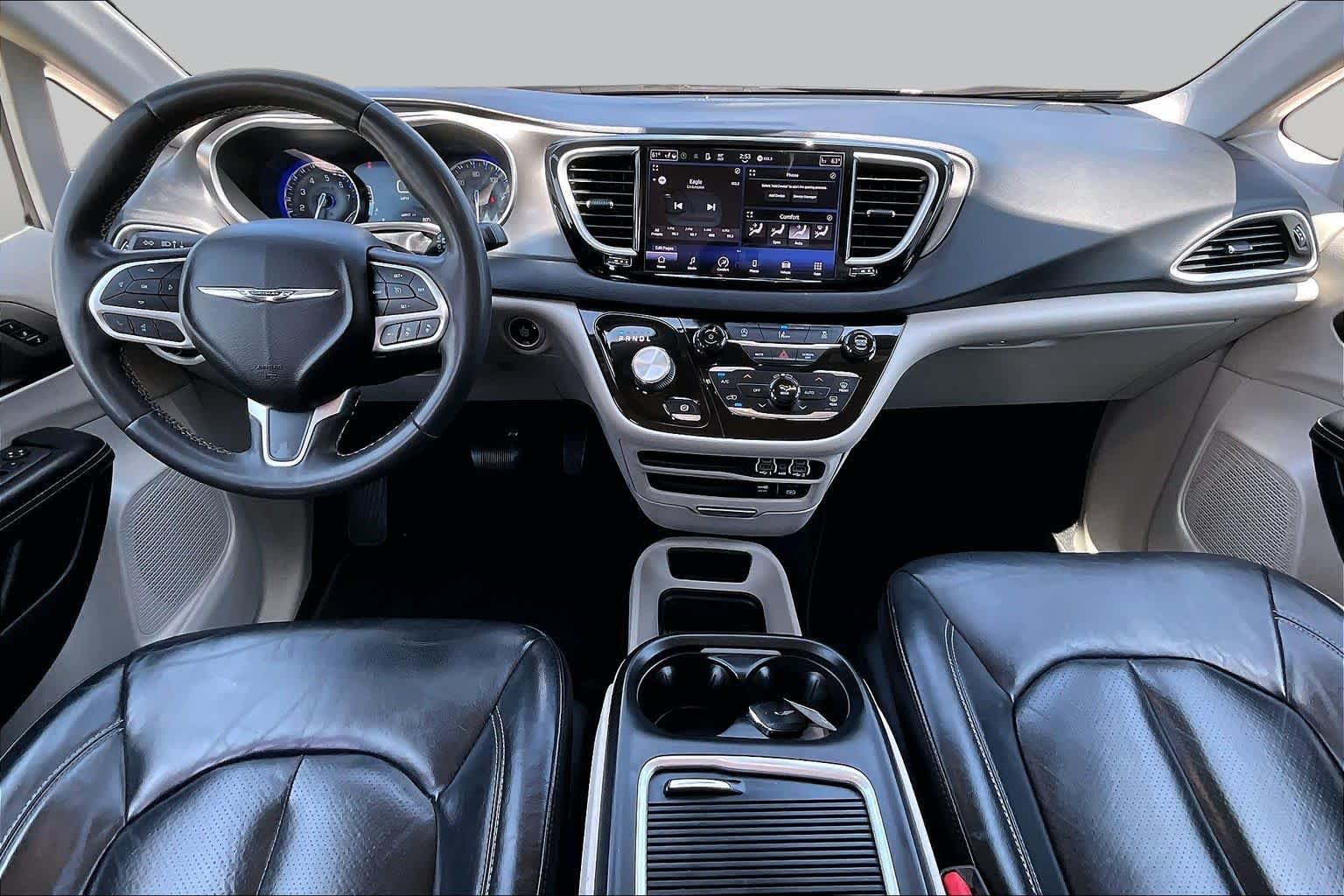 Used 2022 Chrysler Pacifica Touring-L FWD image 15