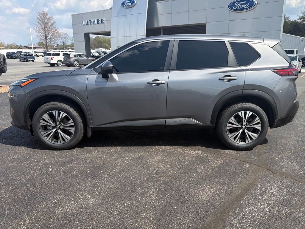 Used 2023 Nissan Rogue SV AWD/4WD image 2