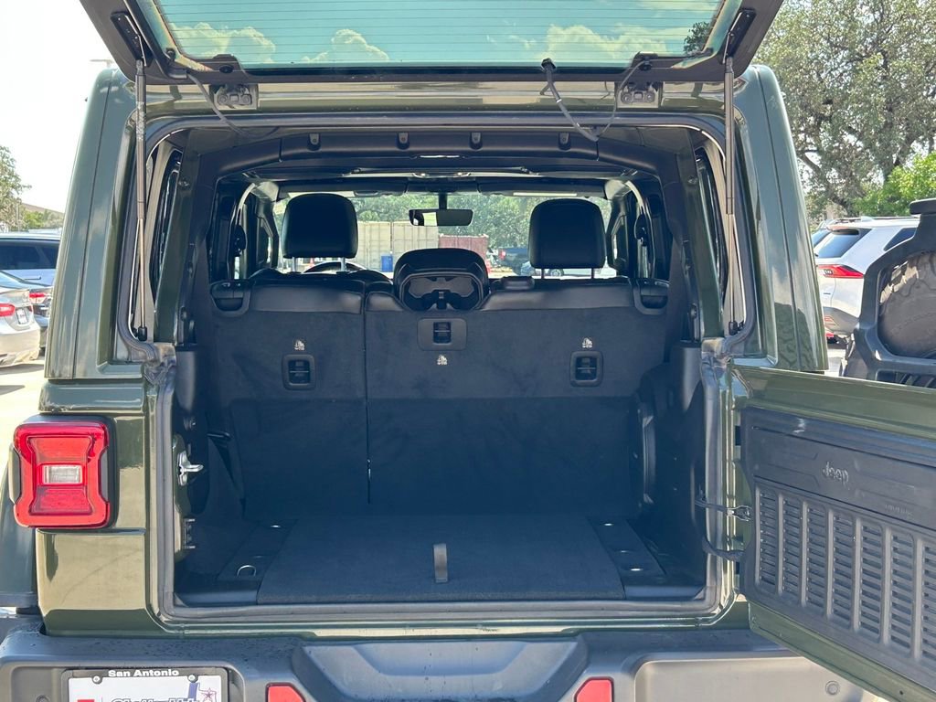 Used 2021 Jeep Wrangler Unlimited Rubicon image 12