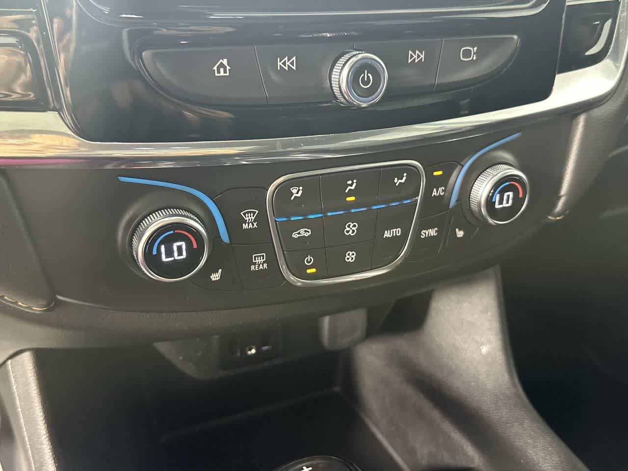 Used 2019 Chevrolet Traverse LT w/ LT Premium Package AWD/4WD image 19