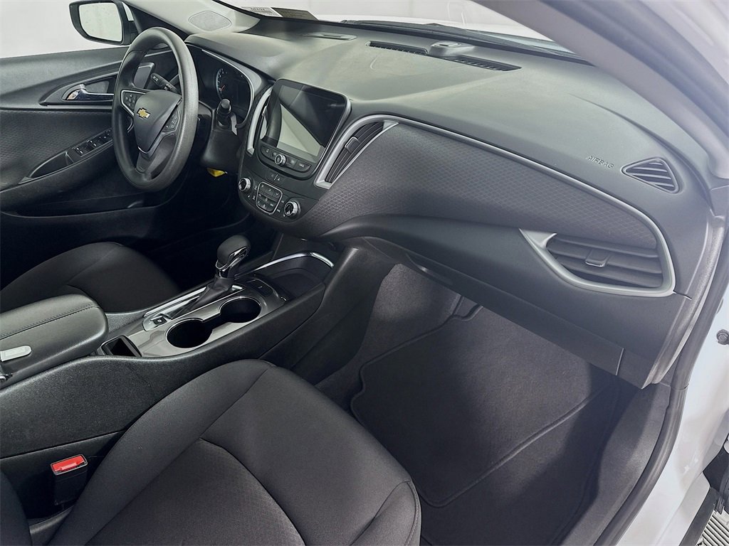 Used 2023 Chevrolet Malibu LT image 31