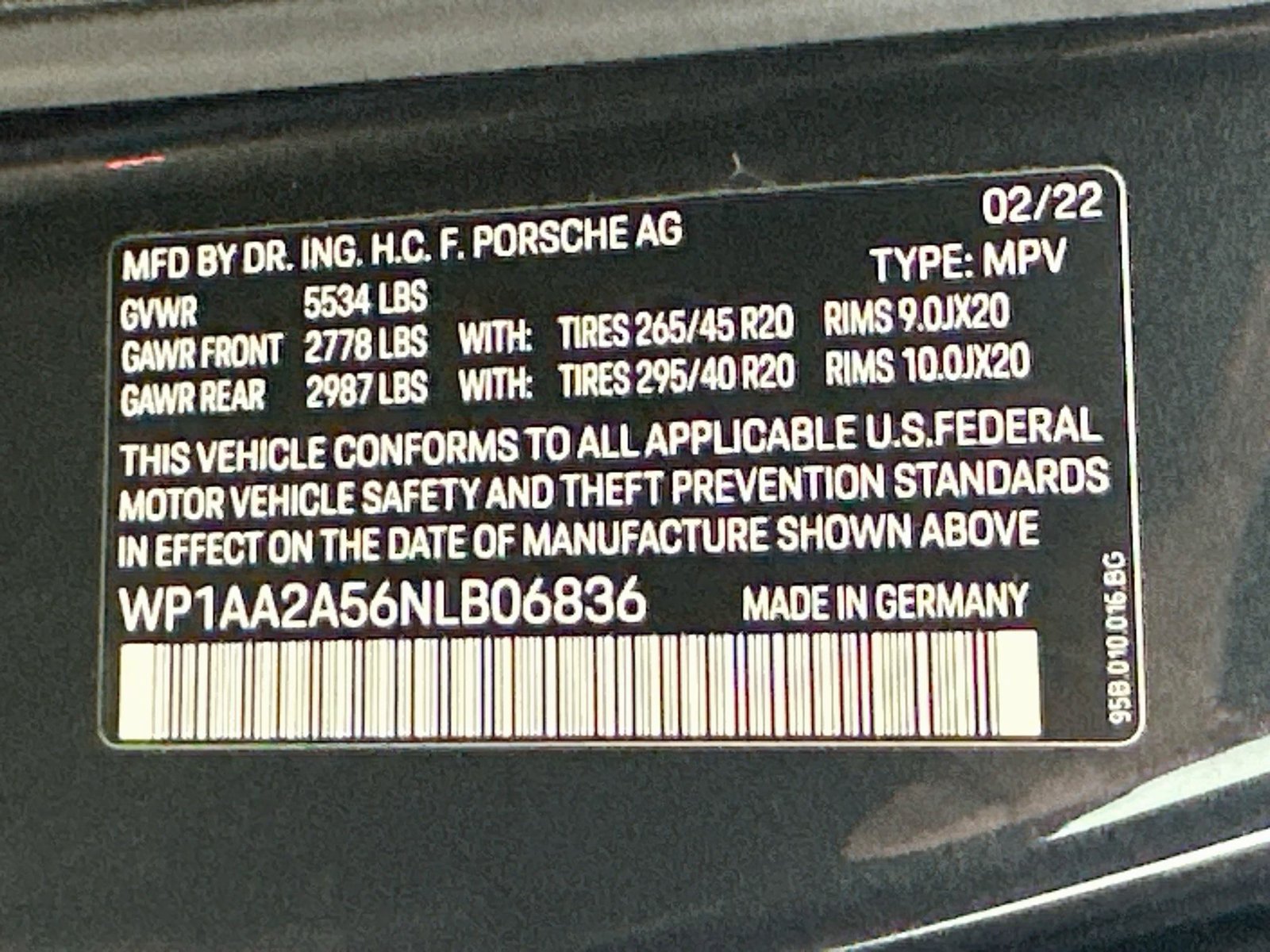 Certified 2022 Porsche Macan AWD/4WD image 50