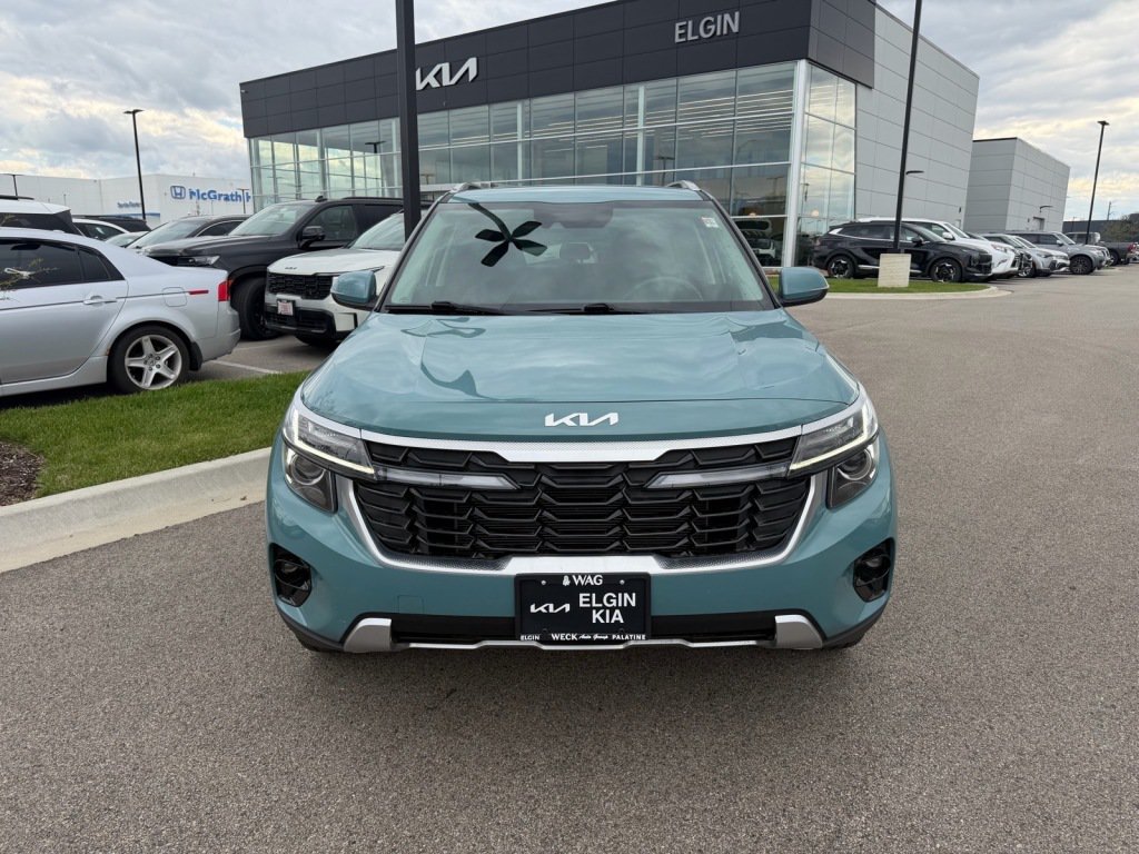Used 2024 Kia Seltos EX FWD image 2