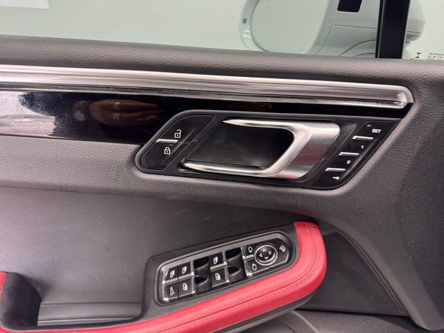 Used 2022 Porsche Macan S image 36