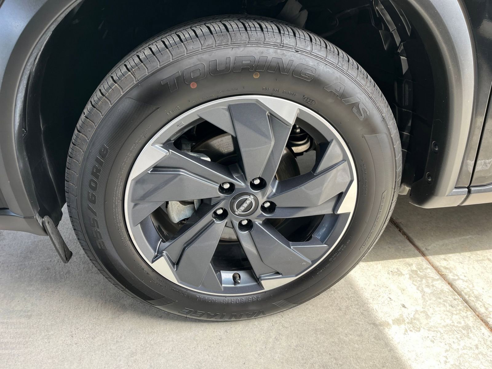 Used 2025 Nissan Rogue SV FWD image 32