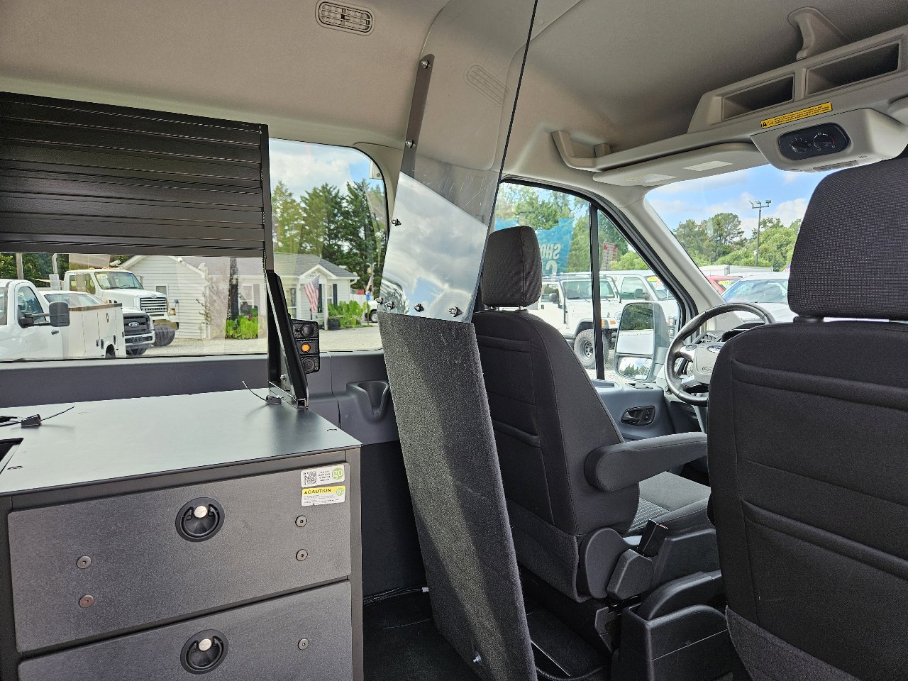 Used 2019 Ford Transit 150 XLT image 31