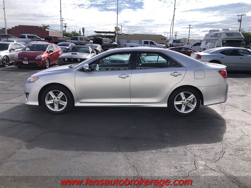 Used 2014 Toyota Camry SE FWD image 5