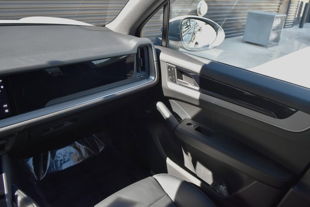 Certified 2025 Porsche Cayenne image 23