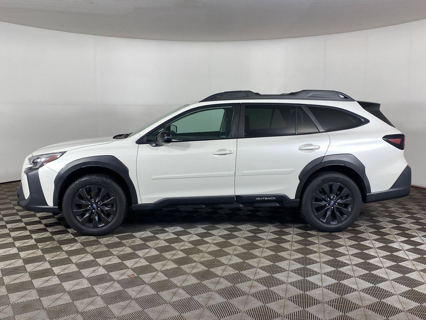 Used 2023 Subaru Outback Onyx Edition AWD/4WD image 8