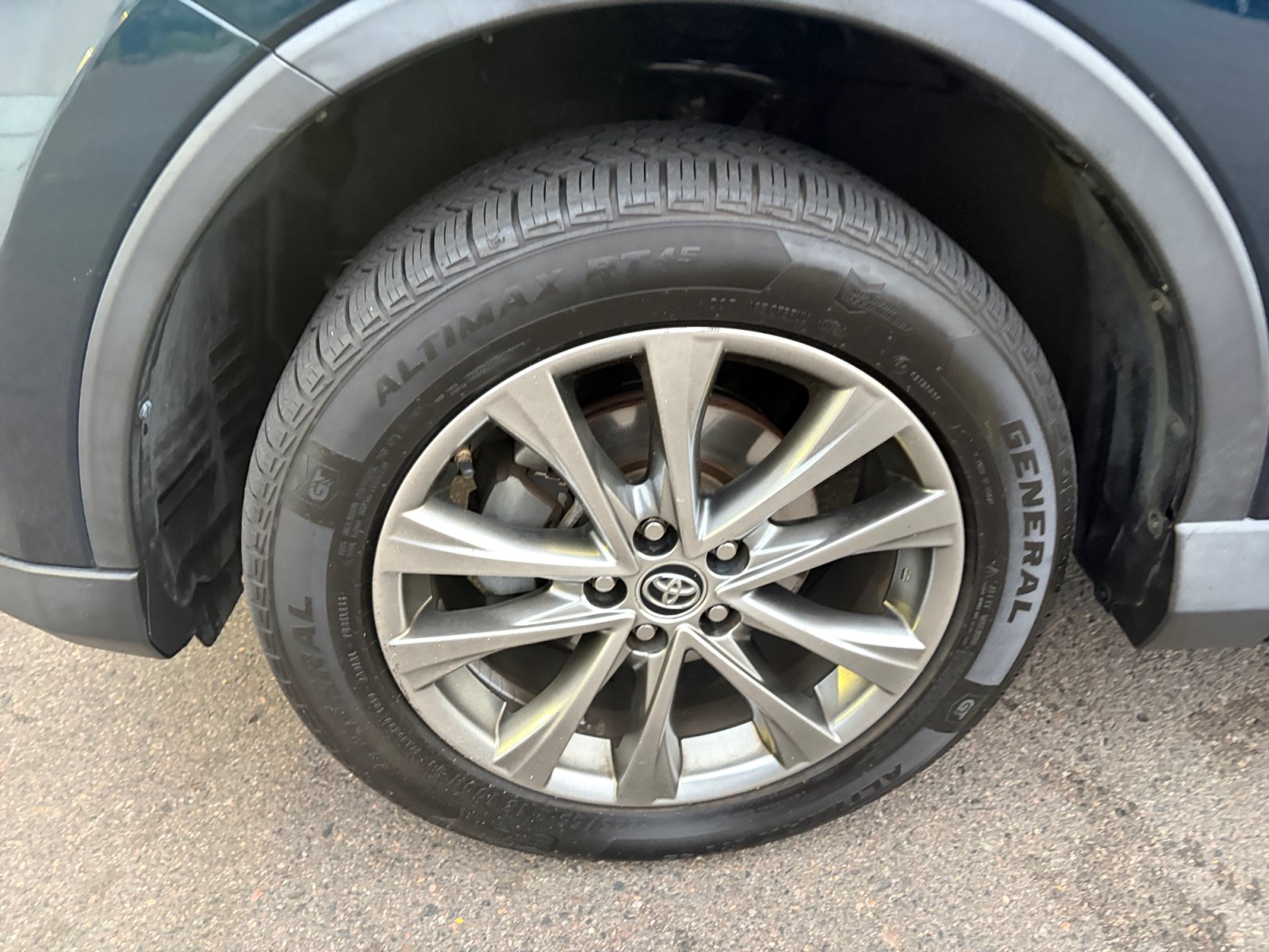 Used 2017 Toyota RAV4 Limited AWD/4WD image 10