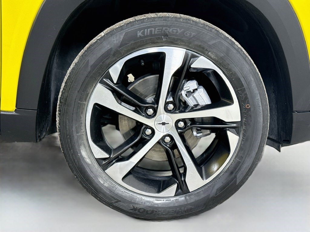 Used 2024 Chevrolet Trax RS FWD image 30
