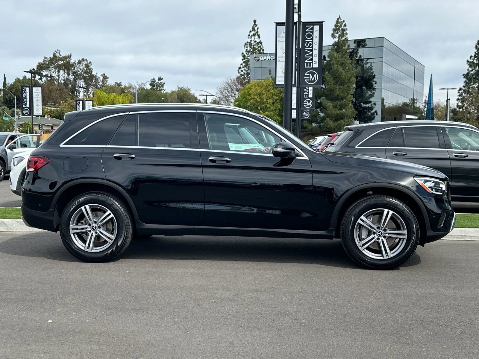 Certified 2022 Mercedes-Benz GLC 300 image 2