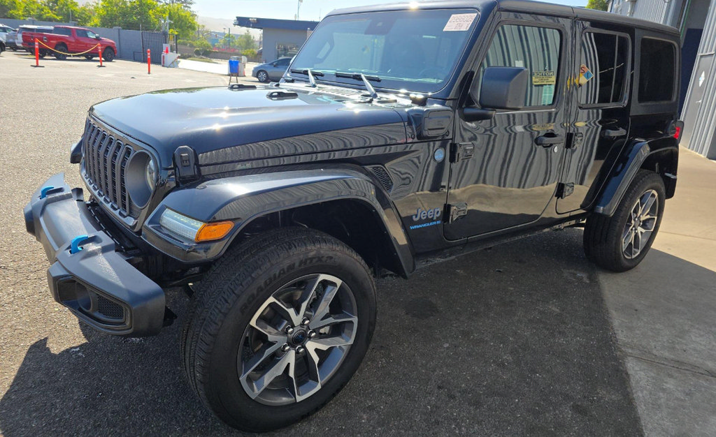 Used 2024 Jeep Wrangler Unlimited w/ LED Headlamp & Fog Lamp Group AWD/4WD image 3