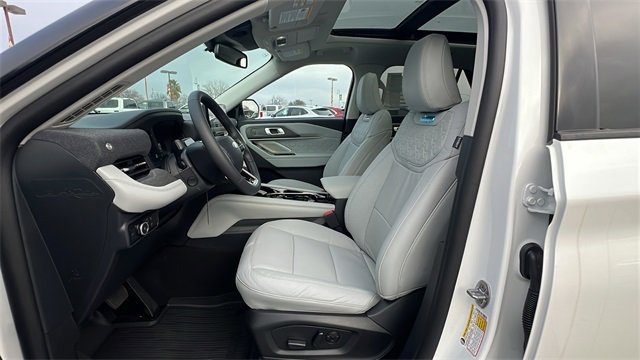 Used 2025 Ford Explorer Platinum w/ Ultimate Package image 35