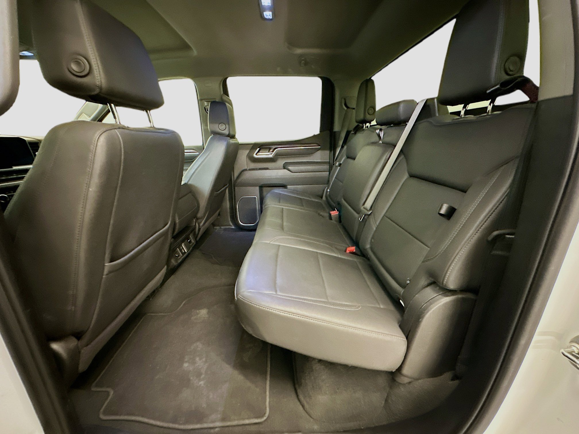 Used 2025 GMC Sierra 1500 SLT image 28