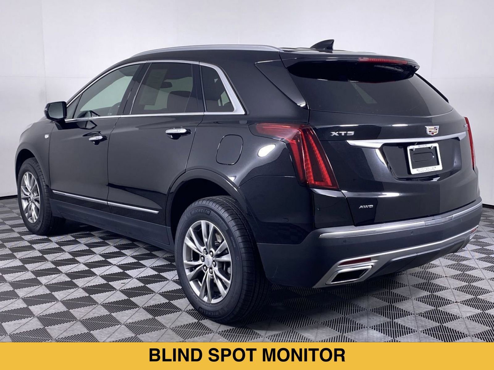 Certified 2022 Cadillac XT5 Premium Luxury AWD/4WD image 19