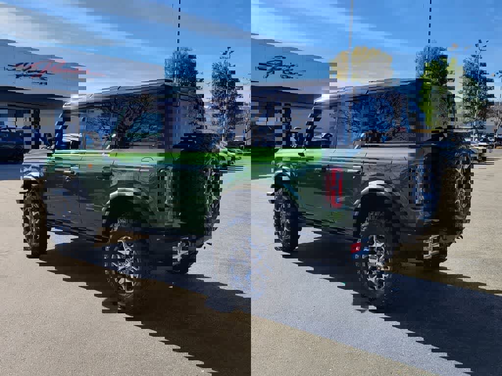 Used 2025 Ford Bronco Badlands image 3