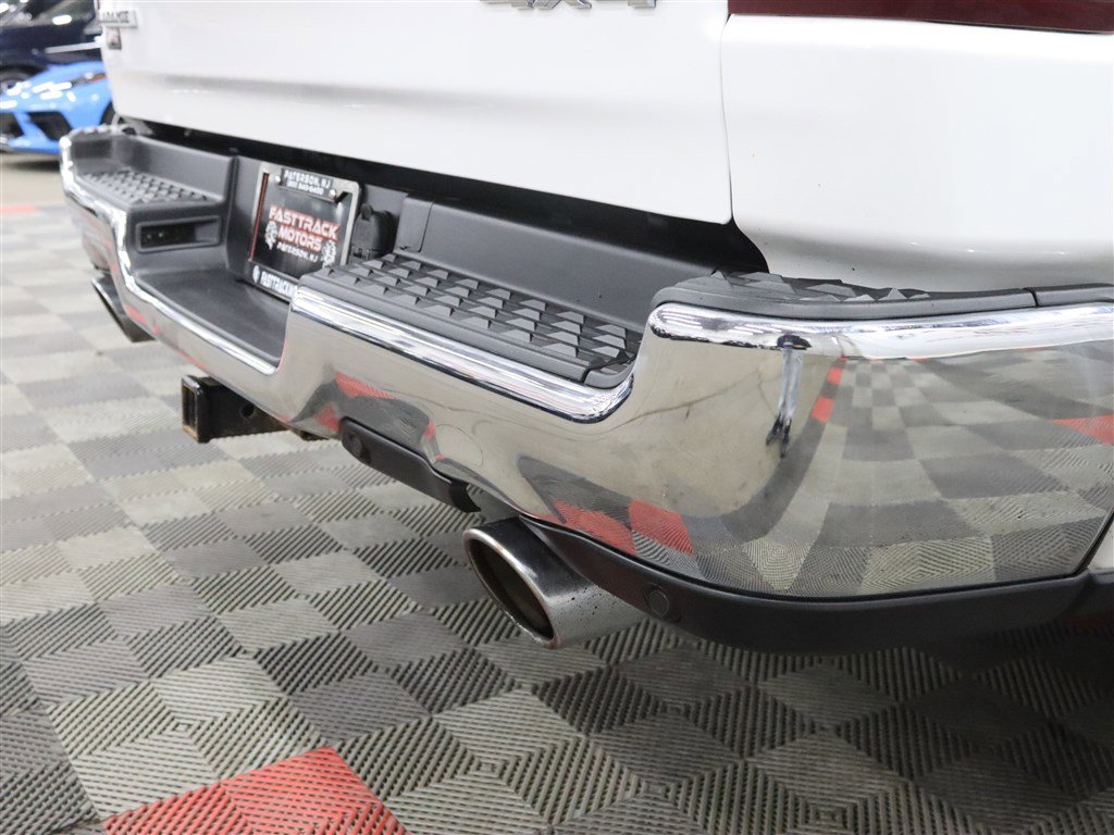 Used 2019 RAM 1500 Laramie AWD/4WD image 11
