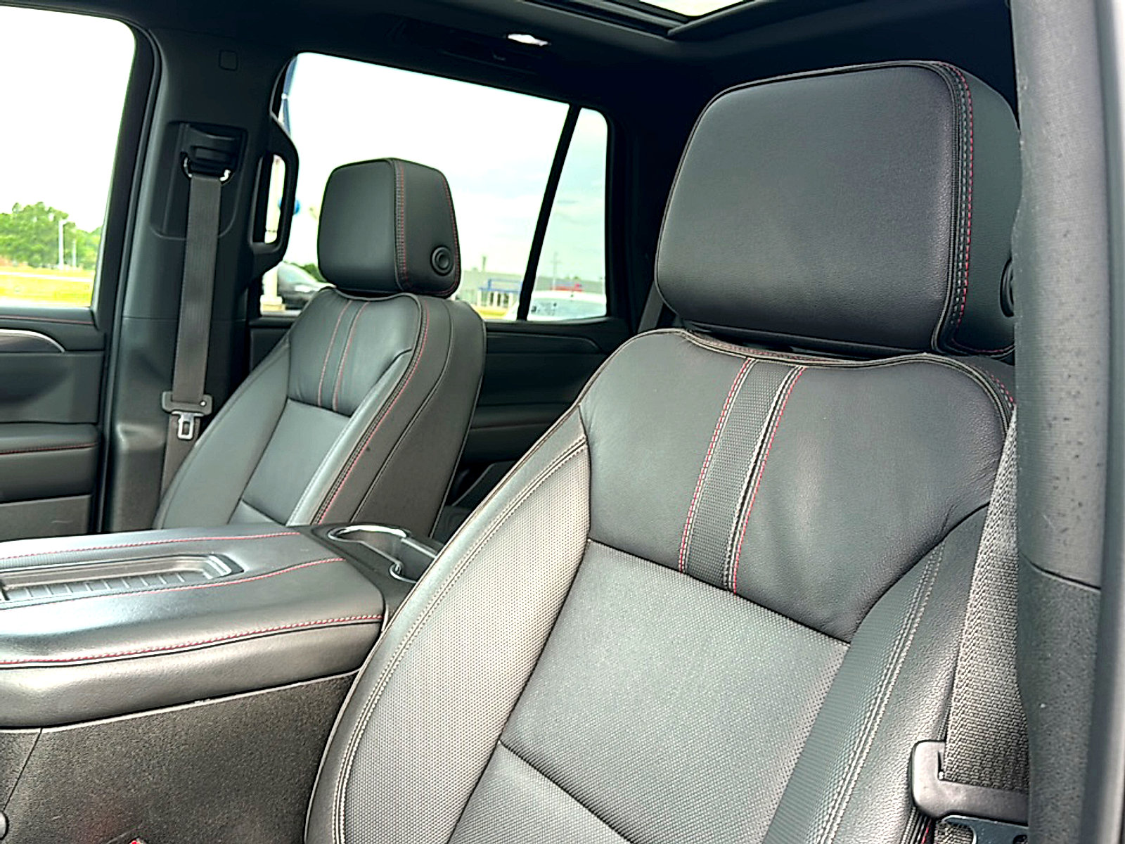 Used 2024 Chevrolet Tahoe RST w/ Luxury Package AWD/4WD image 14