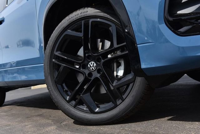 New 2026 Volkswagen Tiguan SE R-Line image 3